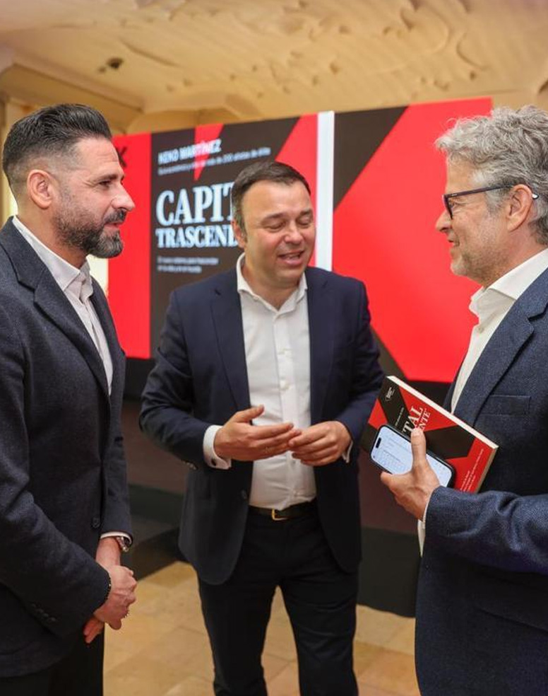 Imagen de la noticia Joan Garcia, en la presentación del libro del exfutbolista Keko Martínez